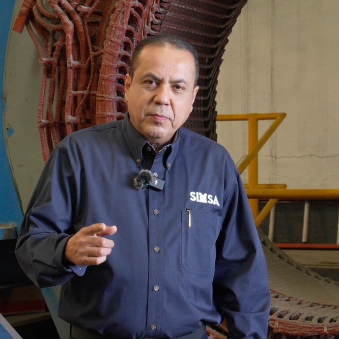 Ing. José Luis Morales Ochoa en las instalaciones de SIMSA